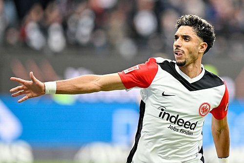 Traf zum 1:1 für Frankfurt: Omar Marmoush. - © Uwe Anspach/dpa