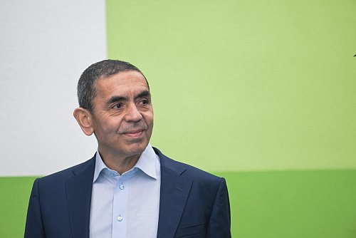 «Diese Transaktion ist für uns ein weiterer Baustein in Biontechs Onkologie-Strategie und eine Investition in die Zukunft der Krebsmedizin», sagte Biontech-Chef und -mitbegründer Ugur Sahin. (Archivfoto) - © Sebastian Gollnow/dpa