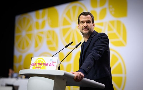 FDP-Vize Johannes Vogel sieht Partei in existenzbedrohender Lage. - © Bernd von Jutrczenka/dpa
