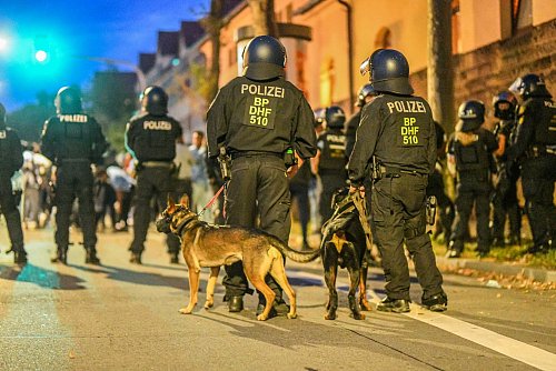 Die gewaltsamen Proteste richteten sich gegen Veranstaltungen in Zusammenhang mit Eritrea. (Archivbild) - © Jason Tschepljakow/dpa