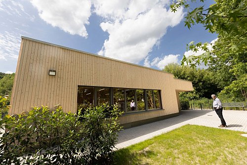 Funktionalität, Einfachheit und Kosteneffizienz: Auch das neue Gebäude der Duisburger Tafel ist beim Tag der Architektur zu besichtigen. - © Dieter Menne/dpa