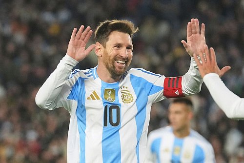 Zu seinem vermutlich letzten Pflichtspiel auf heimischem Boden trug Messi mit zwei Toren zum Sieg bei. - © Gustavo Garello/AP/dpa