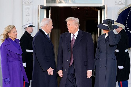 Joe Biden begrüßte Donald Trump mit den Worten: «Willkommen zu Hause». - © Alex Brandon/AP/dpa