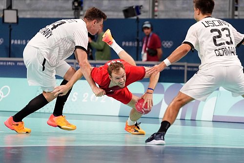 Bei den Olympischen Spielen zerstörte Mathias Gidsel die deutschen Gold-Träume fast im Alleingang. - © Marcus Brandt/dpa