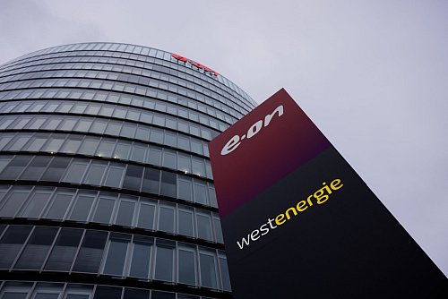 Eon ist Deutschlands größter Verteilnetzbetreiber mit einem Anteil von fast einem Drittel. Eon ist auch einer der größten Ladesäulenbetreiber. - © Rolf Vennenbernd/dpa