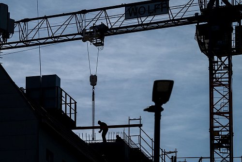 Baufirmen zehren vom Auftragsbestand. - © Soeren Stache/dpa
