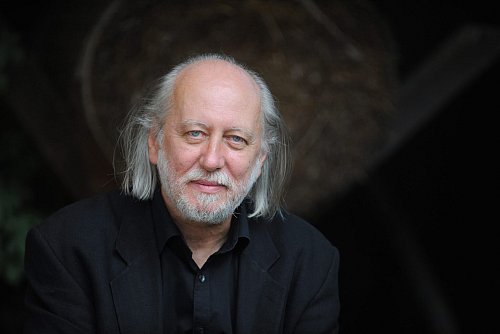László Krasznahorkai, der ungarische Meister der literarischen Apokalypse, wird mit dem Nobelpreis ausgezeichnet. (Archivbild) - © Gyula Czimbal/MTI/EPA/dpa