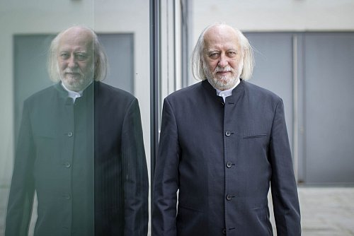 Vom Niedergang der Gesellschaft erzählt er seit Jahrzehnten - László Krasznahorkai (Archivbild). - © Neumayr/Leo/APA/dpa