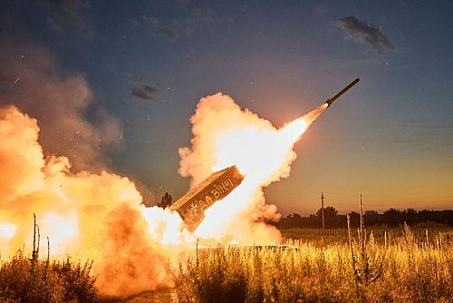 Der russische Statthalter meldet die vollständige Einnahme von Luhansk. (Archivbild) - © LIBKOS/AP/dpa
