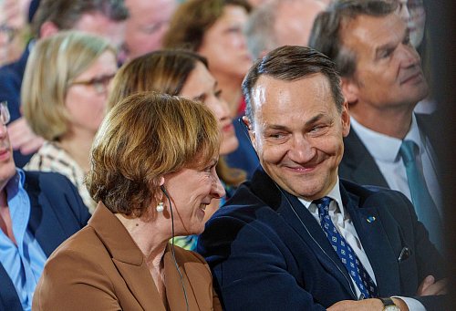 Die Historikerin ist mit dem polnischen Außenminister verheiratet. - © Andreas Arnold/dpa Pool/dpa