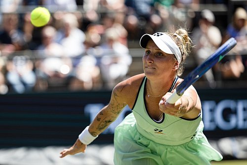 Marketa Vondrousova fühlt sich wohl auf Rasen. - © Hannes Albert/dpa