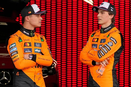 Lando Norris (l) und Oscar Piastri: Wer von beiden hat mehr «Killerinstinkt»? - © Shuji Kajiyama/AP/dpa