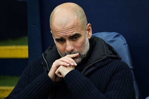 Nachdenklicher als gewöhnlich: Pep Guardiola sucht nach Wegen aus der Krise. - © Rui Vieira/AP/dpa