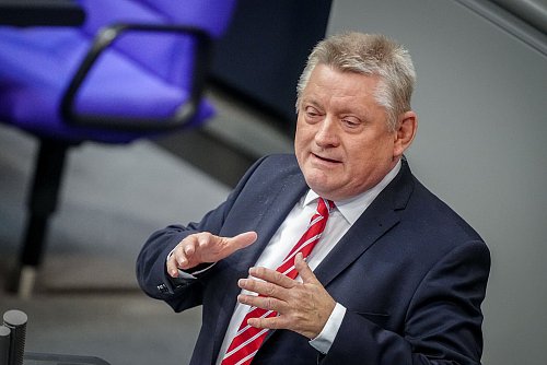 Hermann Gröhe (CDU) war unter der damaligen Kanzlerin Angela Merkel (CDU) von Dezember 2013 bis März 2018 Bundesgesundheitsminister. Noch einmal kandidieren möchte er nicht. (Archivfoto) - © Kay Nietfeld/dpa