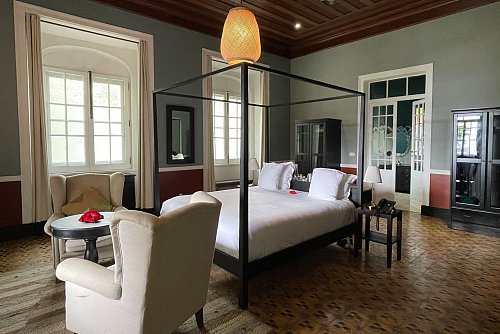 Das Herrenhaus der Roça Sundy Kakao-Plantage ist heute ein Luxus-Hotel. - © Manuel Meyer/dpa-tmn