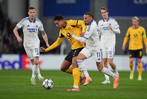 Jobe Bellingham spielte von Anfang an. - © Marcus Brandt/dpa