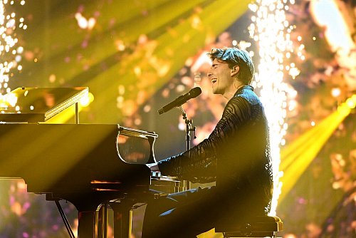 Jonathan Henrich spielte an einem Flügel beim Vorentscheid. - © -/RTL/dpa