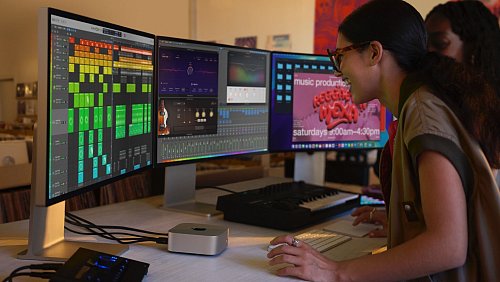 Den Mac mini gibt es mit M4-Chip und - für aufwendigere Anwendungen - auch mit dem leistungsstärkeren M4 Pro. Schon die Basis-Version des M4 unterstützt drei externe Displays. - © Apple Inc./dpa-tmn