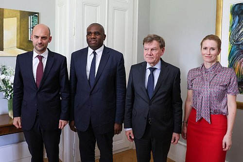 Eine Woche nach Kriegsbeginn bemühen sich Außenminister Johann Wadephul (CDU), seine Kollegen aus Frankreich und Großbritannien sowie die EU-Außenbeauftragte Kaja Kallas bei einem Treffen mit dem iranischen Außenminister um Deeskalation. - © Philemon Henry/-/