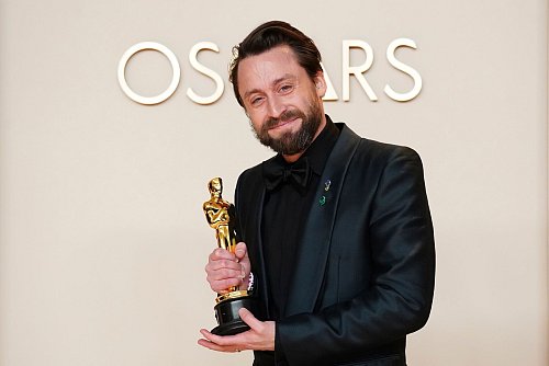 Gewann seinen ersten Oscar: Kieran Culkin. - © Jordan Strauss/Invision/AP/dpa
