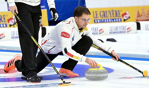 Skip Marc Muskatewitz hat die Olympia-Qualifikation als Ziel ausgerufen. - © Jussi Nukari/Lehtikuva/dpa