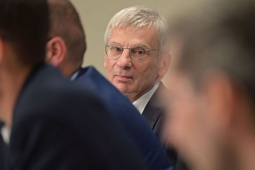 Der Spitzenkandidat der AfD für die Landtagswahl, Hans-Christoph Berndt, will die erreichte Sperrminorität im Landtag nutzen. - © Michael Bahlo/dpa