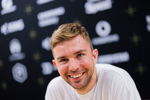 Den Auftakt macht Romandebütant und Ex-Fußballnationalspieler Christoph Kramer am 7. Oktober mit einer Lesung in der Lichtburg. (Archivbild) - © Rolf Vennenbernd/dpa