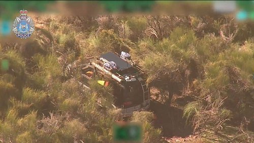 Das Fahrzeug der Backpackerin hatte sich festgefahren, weshalb die 26-Jährige den Wagen verlassen hat. - © --/WESTERN AUSTRALIA POLICE FORCE/dpa