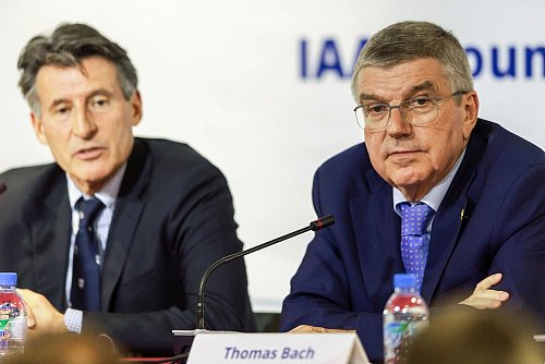 Sebastian Coe (l) gilt seit Jahren als Widerpart von IOC-Präsident Thomas Bach. - © Joel Marklund/Bildbyran via ZUMA Press/dpa