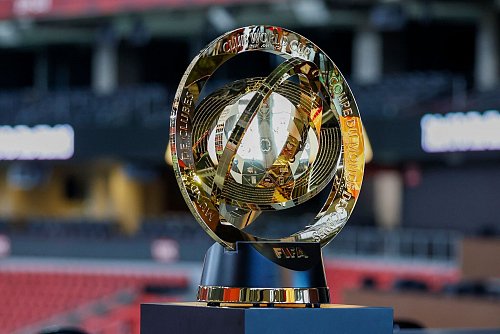 Um diese Trophäe geht\\\'s bei der Club-WM. - © Miguel Martinez/Atlanta Journal-Constitution/AP/dpa