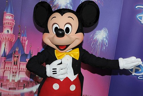 Die Bayern zu Gast bei Micky Maus, der weltberühmte Zeichentrickfigur von Walt Disney. - © Ursula Düren/dpa