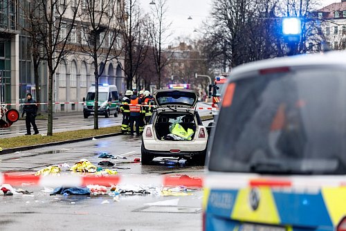 Es gab auch Schwerstverletzte. - © Matthias Balk/dpa
