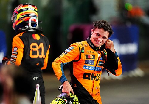 Hat Lando Norris nach dem Rennen in Katar auch gut lachen? - © David Davies/PA Wire/dpa