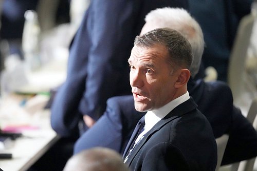 Andrij Schewtschenko verpasste den Einzug ins UEFA-Exko. - © Darko Vojinovic/AP/dpa
