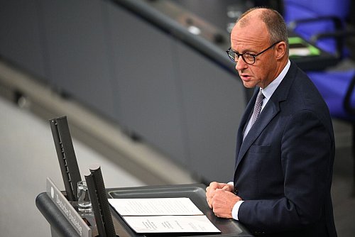 Fordert eine «European Stock Exchange»: Kanzler Friedrich Merz - © Niklas Graeber/dpa