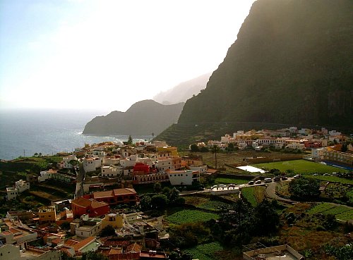 La Gomera: Nur per Fähre von Teneriffa erreichbar, aber durchaus eine Reise wert. - © Ina Brzoska/dpa-tmn
