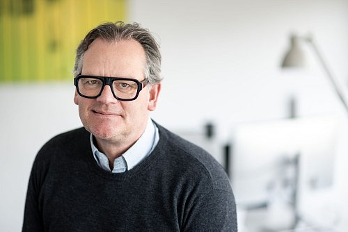 Doch noch zum Bund? Firmenchef Hüser meldet sich angesichts der politischen Lage nachträglich für die Bundeswehr - © Fabian Strauch/dpa