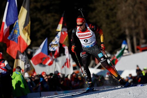 Musste gleich sechsmal in die Strafrunde: Simon Kaiser. - © Alessandro Trovati/AP/dpa