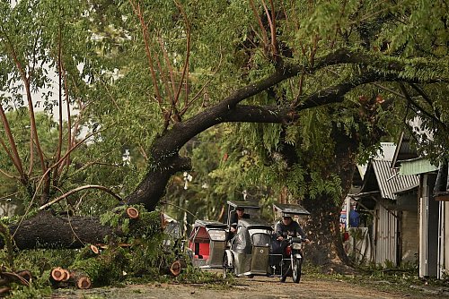 «Man-Yi», der auf den Philippinen «Pepito» genannt wird, ist der sechste Sturm innerhalb eines Monats, der über den Inselstaat zieht. - © Noel Celis/AP