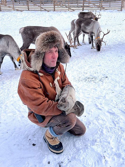 Juha Kujala hat eine Rentier-Farm in Kuusamo. - © Verena Wolff/dpa-tmn