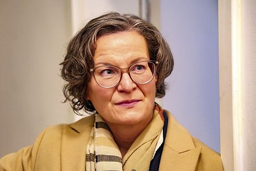 Bauministerin Ina Scharrenbach machte sich selbst ein Bild von der Situation. - © Gianni Gattus/dpa