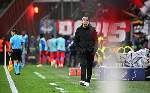 Für Kasper Hjulmand war es die erste Niederlage als Trainer der Leverkusener. - © Bernd Thissen/dpa