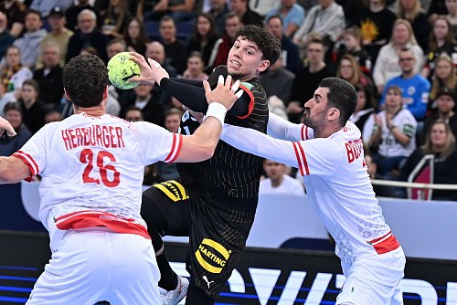 Marko Grgic (M) erzielte in den ersten 20 Minuten 4 Tore. - © Swen Pförtner/dpa