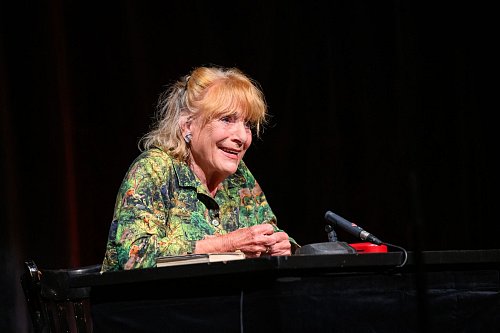 Die Schauspielerin Hannelore Hoger ist am 21. Dezember in Hamburg gestorben.( Archivbild) - © Jonas Walzberg/dpa