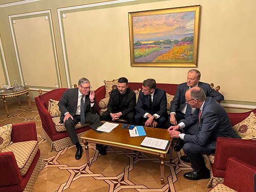 Die Staats- und Regierungschefs telefonierten von Kiew aus mit US-Präsident Donald Trump - und betonten eine wiedergefundene Gemeinsamkeit des Westens in der Ukraine-Politik. - © -/Ministry of Foreign Affairs of Ukraine via AP/dpa