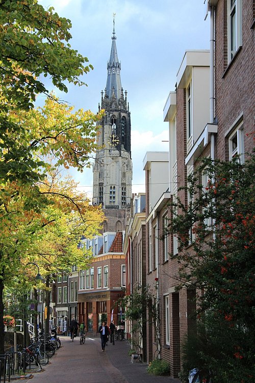 Neue Kirche in Delft: Mit 108,75 Metern hat die Nieuwe Kerk den zweithöchsten Kirchturm der Niederlande. - © Bernd F. Meier/dpa-tmn