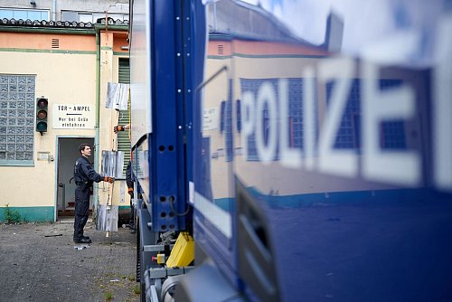 Auf mehreren Großplantagen hat die Polizei 6.000 Cannabispflanzen sichergestellt. - © Bernd Thissen/dpa