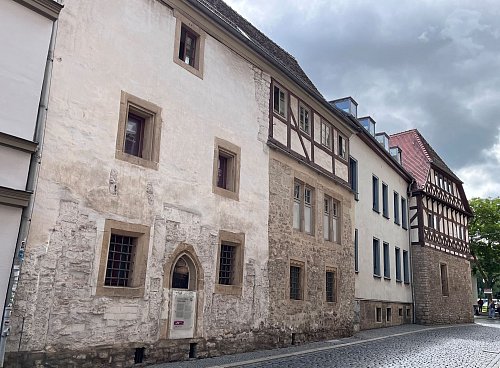 Zeichnet zusammen mit der Alten Synagoge und der Mikwe laut Unesco ein einzigartig umfassendes Bild jüdischen Lebens im Mittelalter in Deutschland: das Steinerne Haus. - © Heide Scharvogel/dpa-tmn