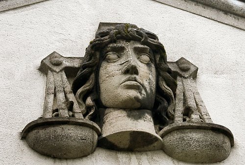 Mutmaßlicher Amok-Brandstifter kommt vor Gericht - © Ina Fassbender/dpa