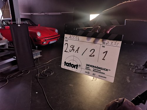 Leitmayrs roter Porsche kehrt zum Abschied zurück. - © BR/NEUESUPER GmbH/dpa
